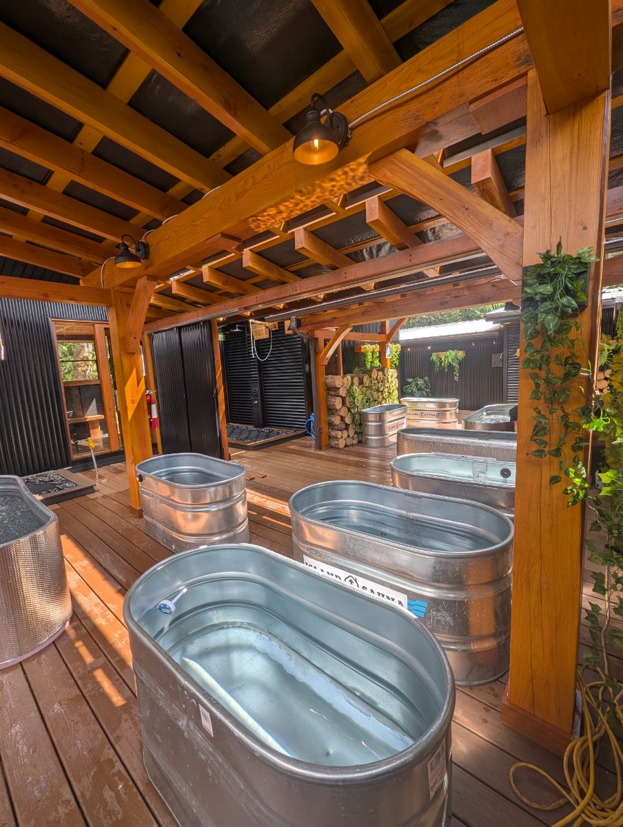 Island sauna and cold plunge Black Creek photo 1